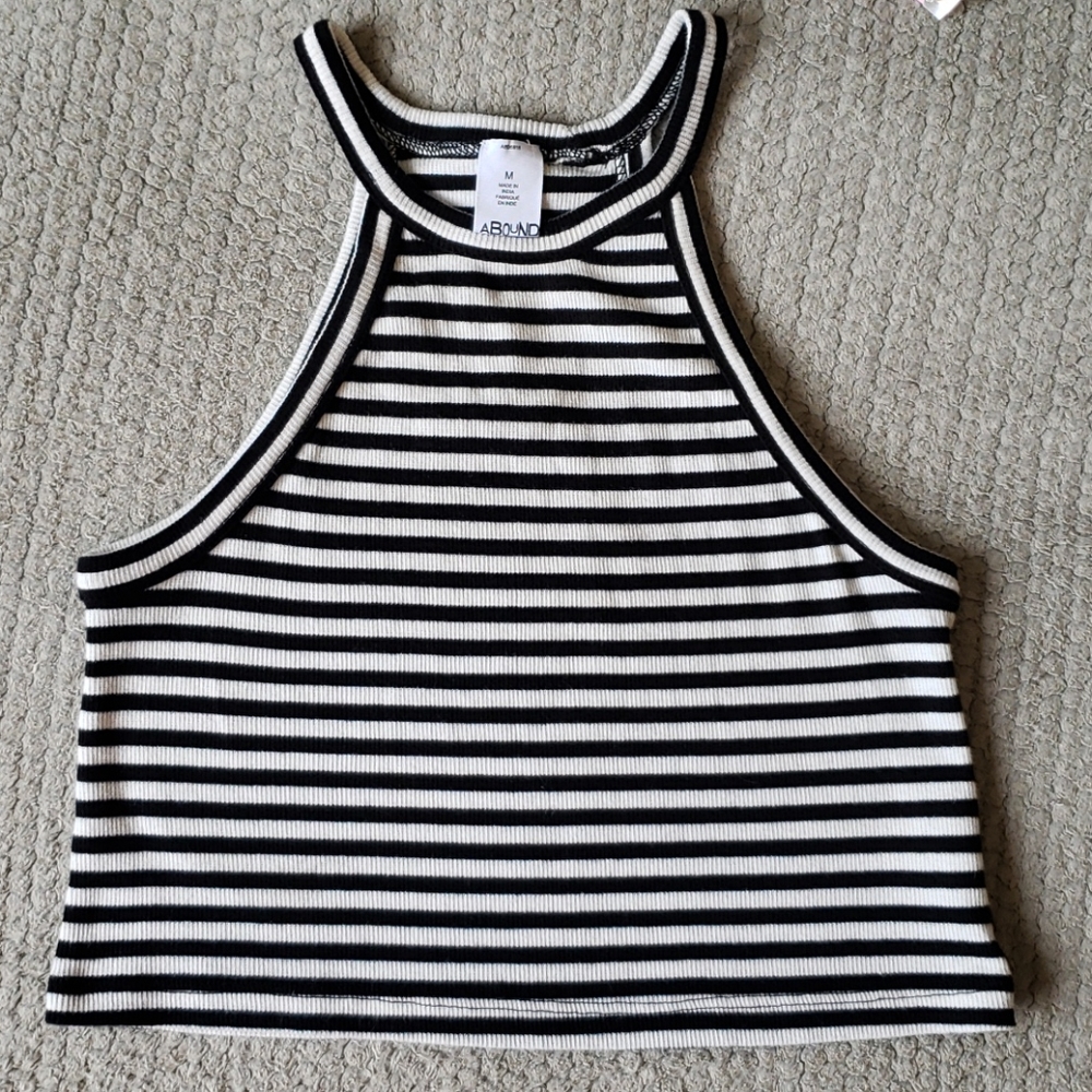 Abound Crop top